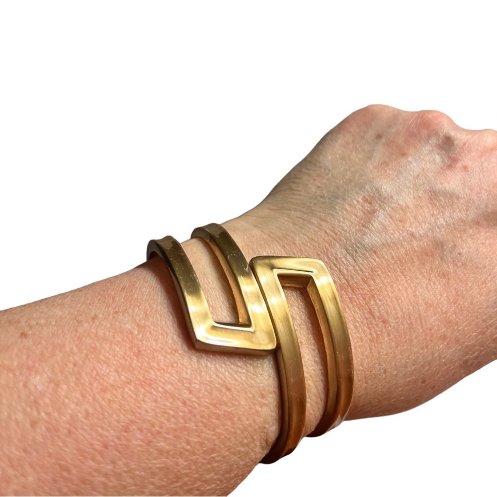 Gold Tone Satin finish Hinged‎ bangle Bracelet - Picture 3 of 6